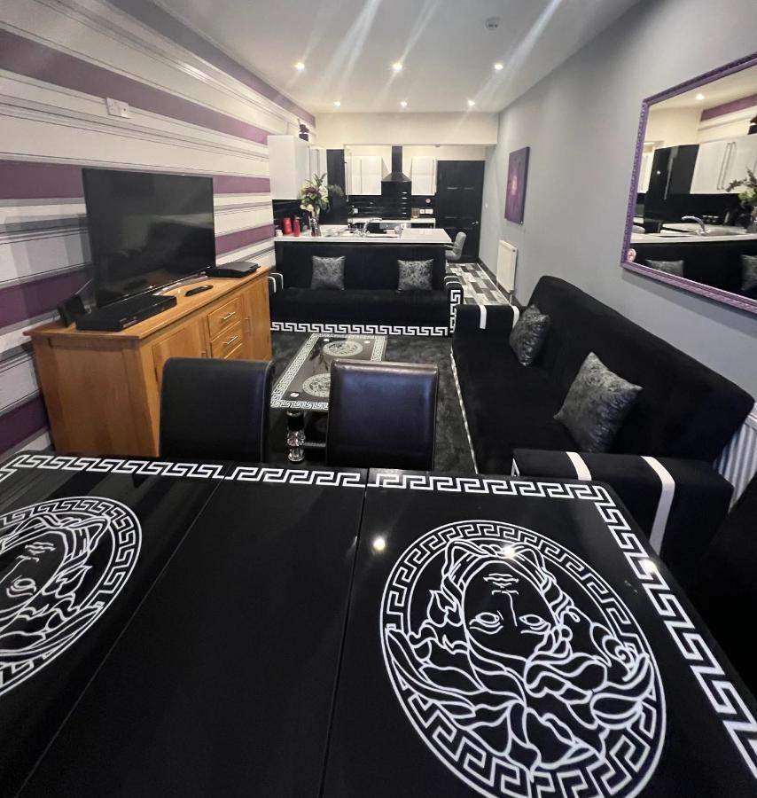 Boutique Blackpool 2 Bed Grey Apartment Sleeps 10 ภายนอก รูปภาพ